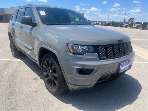 Used 2019 Jeep Grand Cherokee Altitude RWD image 7