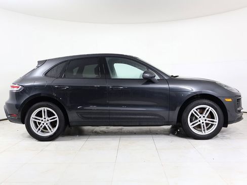 Certified 2025 Porsche Macan image 31