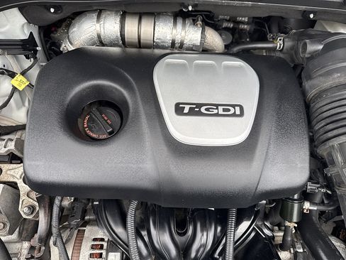 Used 2021 Hyundai Kona Limited AWD/4WD image 12
