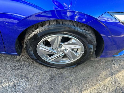 Used 2024 Hyundai Elantra SE image 6