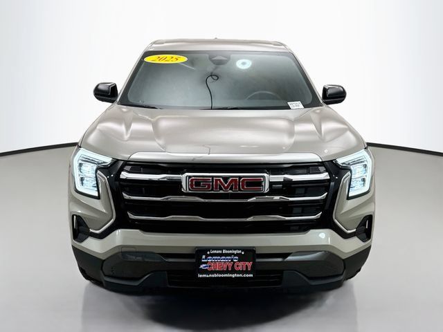 Used 2025 GMC Terrain Elevation AWD/4WD image 2