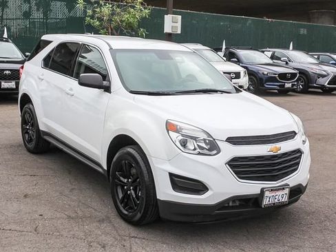 Used 2017 Chevrolet Equinox LS FWD image 3