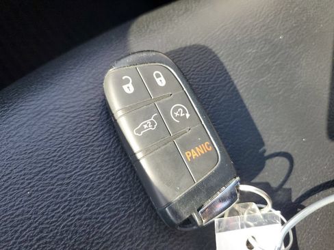 Used 2022 Jeep Compass Latitude w/ Convenience Group FWD image 30