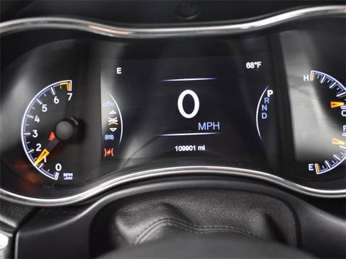 Used 2017 Jeep Grand Cherokee Trailhawk w/ Trailhawk Luxury Group image 11