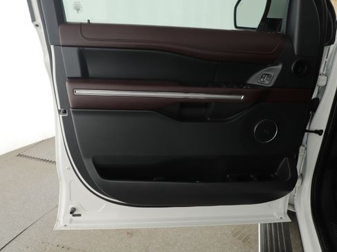 Used 2024 Ford Expedition Limited RWD image 7