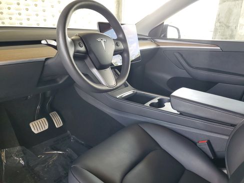 Used 2024 Tesla Model Y Performance AWD/4WD image 16
