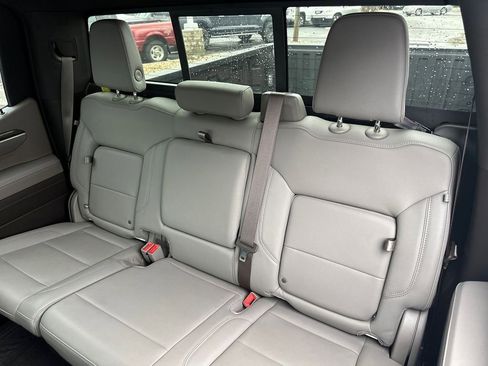 Used 2022 Chevrolet Silverado 1500 LTZ image 12