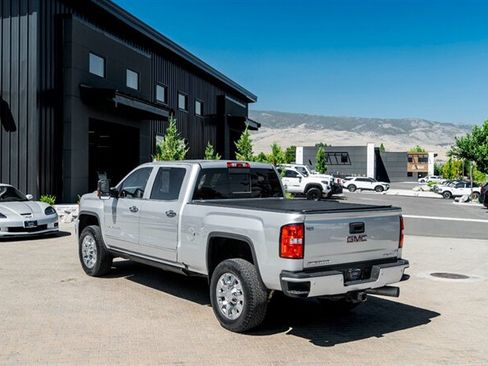 Used 2019 GMC Sierra 2500 Denali w/ Duramax Plus Package AWD/4WD image 8