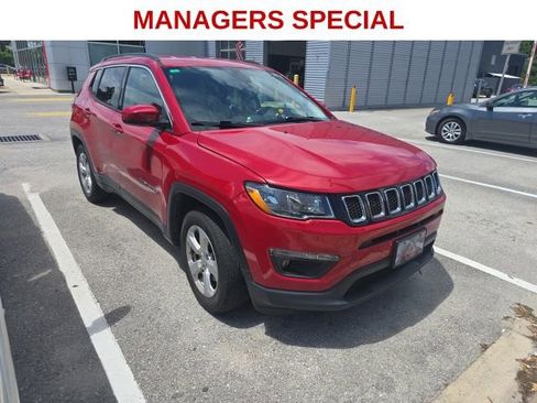 Used 2018 Jeep Compass Latitude FWD image 1