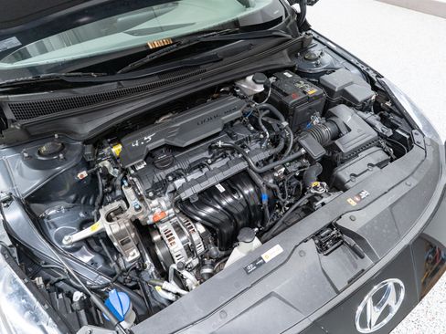 Used 2023 Hyundai Elantra SEL FWD image 31