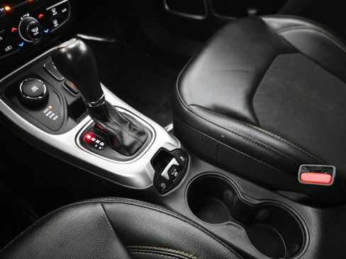 Used 2018 Jeep Compass Latitude w/ Popular Equipment Group image 14