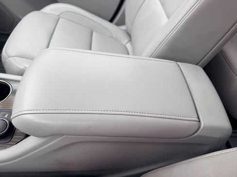 Used 2017 GMC Acadia SLT w/ LPO, Floor Liner Package AWD/4WD image 47