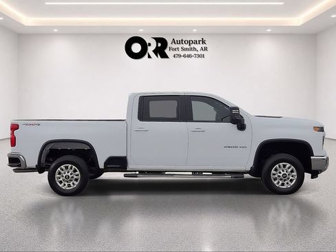 Used 2025 Chevrolet Silverado 2500 LT w/ Convenience Package AWD/4WD image 6