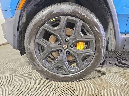 Used 2023 Rivian R1S Adventure image 9