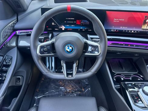 Used 2025 BMW i5 M60 AWD/4WD image 28