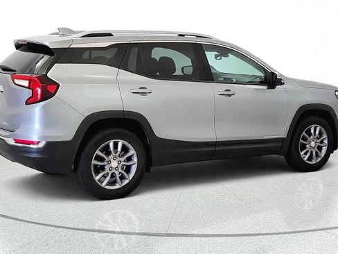 Used 2024 GMC Terrain SLT AWD/4WD image 9