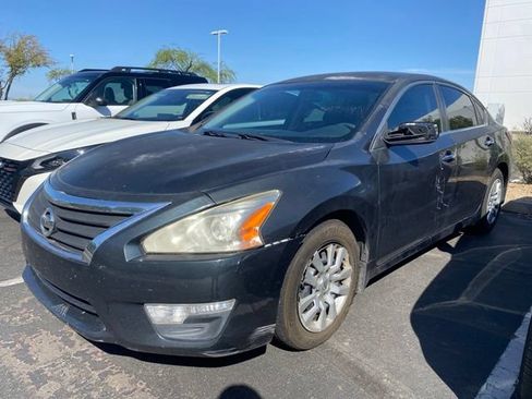 Used 2015 Nissan Altima 2.5 S w/ Power Driver Seat Package FWD image 2
