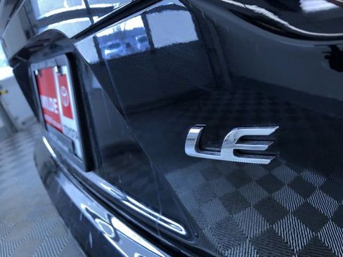 Used 2025 Toyota Corolla LE image 15