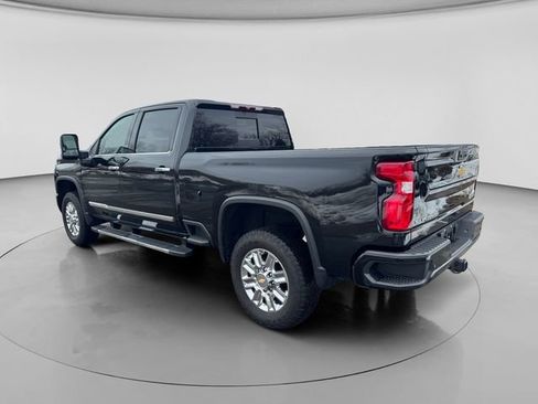 Used 2024 Chevrolet Silverado 2500 High Country w/ Z71 Off-Road Package image 3