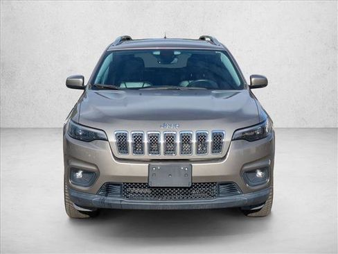Used 2019 Jeep Cherokee Latitude Plus w/ Comfort/Convenience Group image 2