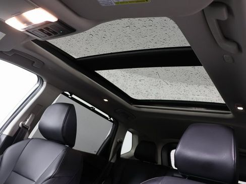 Used 2023 Nissan Rogue SV w/ SV Premium B Package image 18