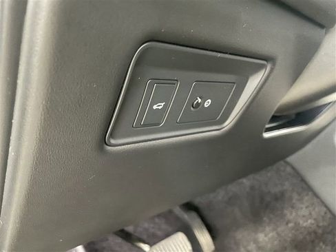 Used 2018 Land Rover Range Rover Supercharged image 15