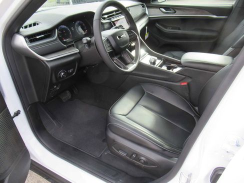 New 2025 Jeep Grand Cherokee Limited w/ Trailer Tow Package image 20