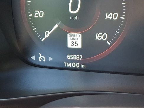Used 2022 Volvo XC40 T5 Momentum w/ Premium Package AWD/4WD image 22