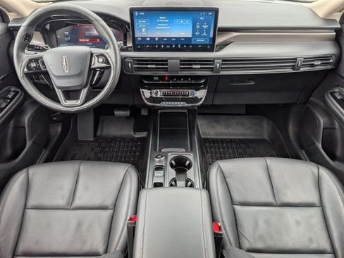 Used 2025 Lincoln Corsair Reserve FWD image 5