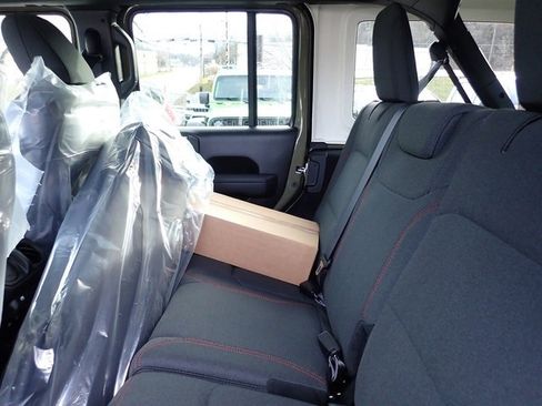 New 2026 Jeep Wrangler Unlimited Rubicon image 14