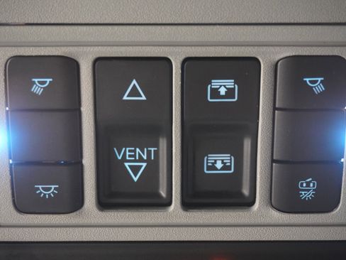 Used 2022 Ford Explorer Limited w/ Equipment Group 301A image 23