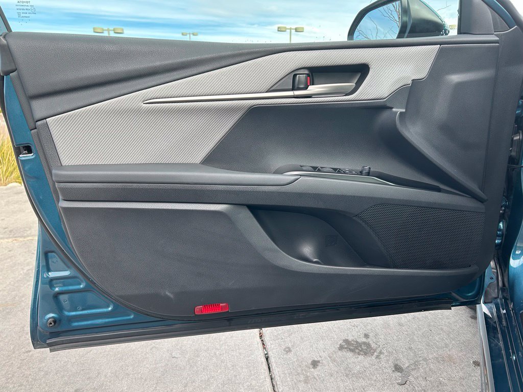 Used 2026 Toyota Camry SE AWD/4WD image 12