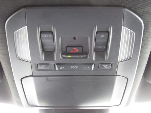 Used 2024 Toyota Highlander XSE AWD/4WD image 29