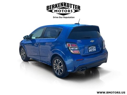 Used 2017 Chevrolet Sonic LT w/ Convenience Package FWD image 5