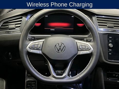 Used 2023 Volkswagen Tiguan SE R-Line image 9
