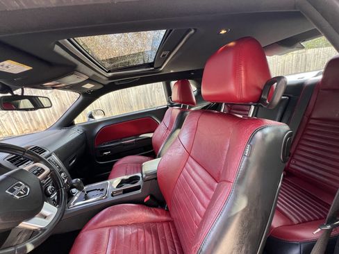 Used 2013 Dodge Challenger SXT image 11