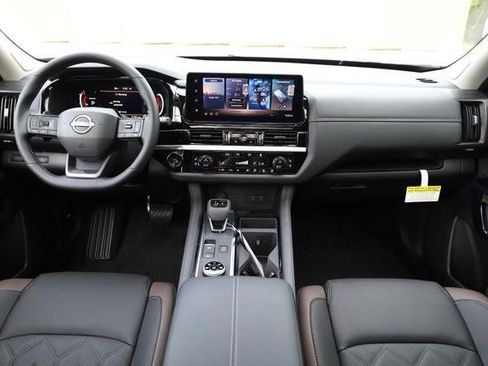 New 2026 Nissan Pathfinder Platinum image 27