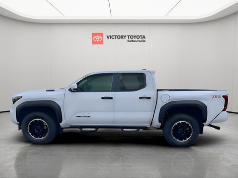 Used 2024 Toyota Tacoma TRD Off-Road image 6