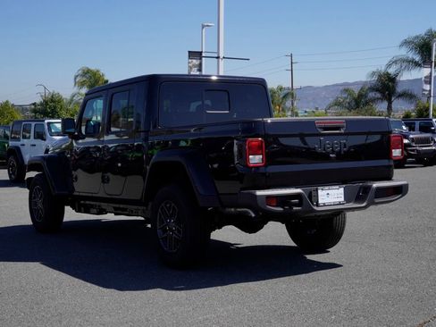 New 2026 Jeep Gladiator Sport AWD/4WD image 6