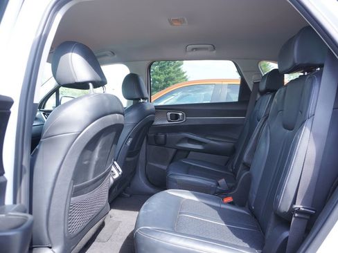 Used 2022 Kia Sorento EX AWD/4WD image 4