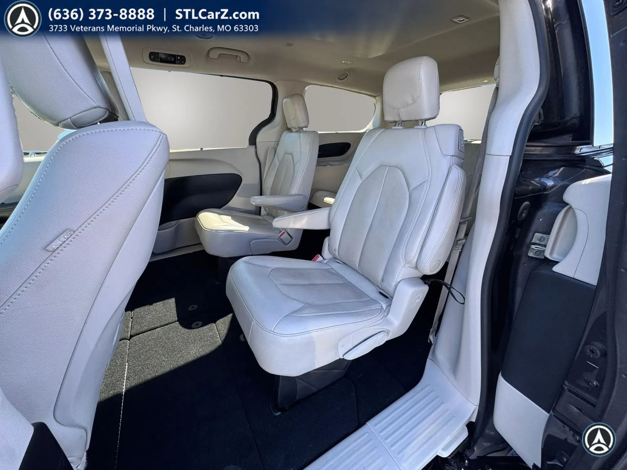 Used 2020 Chrysler Pacifica Touring-L Plus FWD image 11