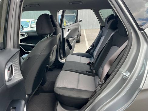 Used 2025 Kia Soul LX w/ LX Technology Package FWD image 23