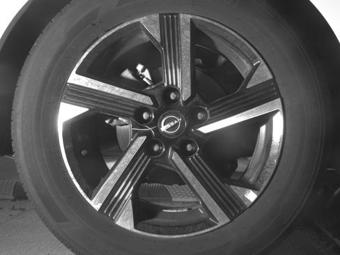 Used 2025 Nissan Sentra SV FWD image 15