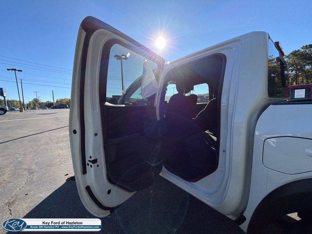 Used 2026 Nissan Frontier PRO-4X AWD/4WD image 15