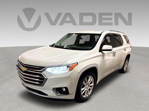 Used 2019 Chevrolet Traverse High Country image 3