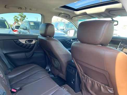 Used 2010 INFINITI FX35 AWD w/ Navigation Pkg image 13