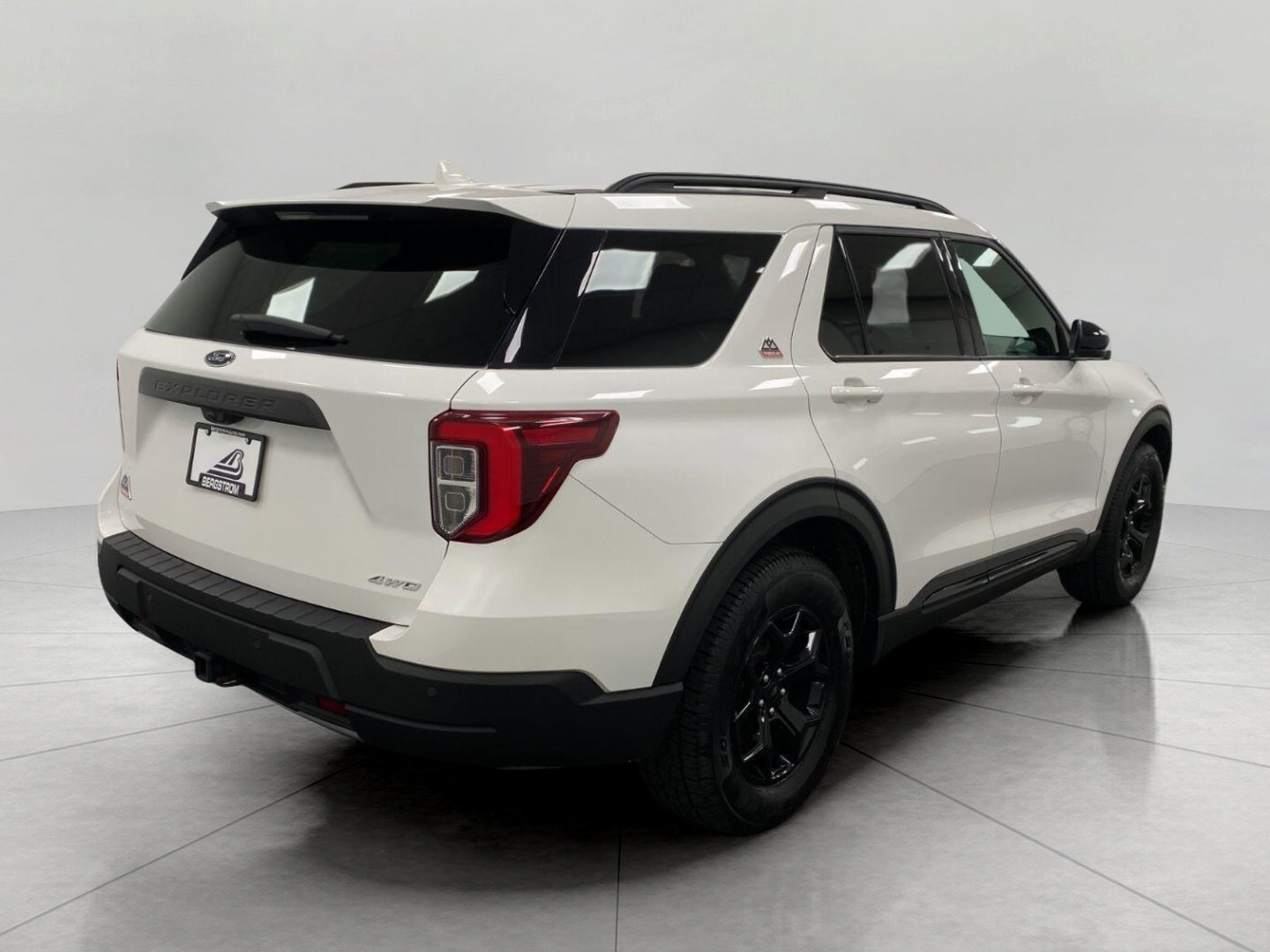 Used 2023 Ford Explorer Timberline w/ Timberline Technology Package AWD/4WD image 4