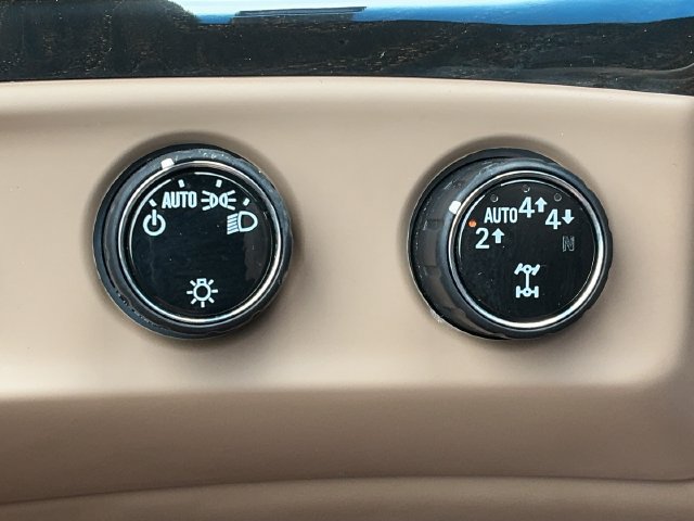 Used 2018 Cadillac Escalade Platinum AWD/4WD image 44
