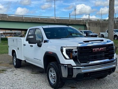 New 2026 GMC Sierra 2500 Pro w/ Convenience Package AWD/4WD image 8