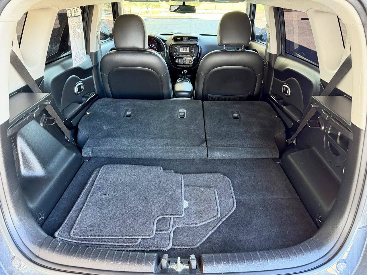 Used 2016 Kia Soul ! FWD image 12